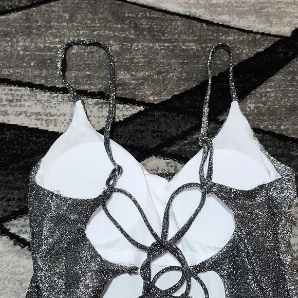 METALLIC SILVER SHIMMER ONE-PIECE SPAGHETTI STRAPS CUT-OUT BACK BIKINI S… - Picture 9 of 11